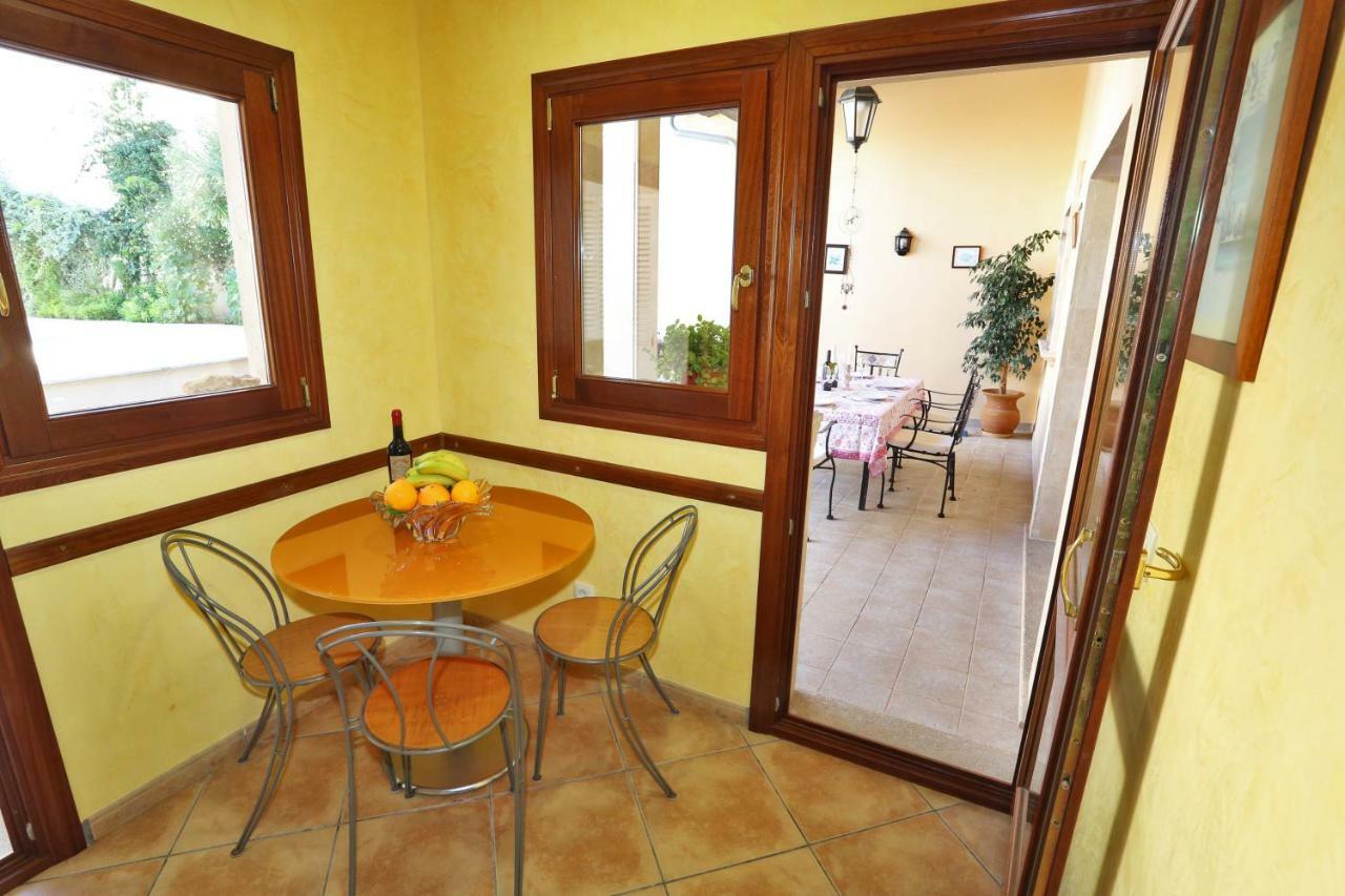 فيلا María de la Saludفي Flowers House المظهر الخارجي الصورة